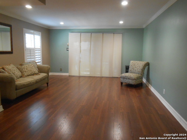 2300 Nacogdoches Road, Unit 118E San Antonio, TX 78209 - Photo 14 of 35 a living room with furniture and a hard wood floor