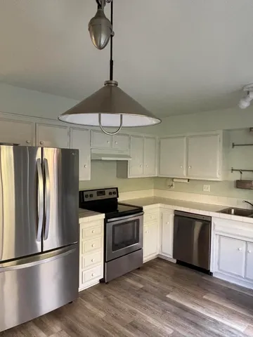 $4,600 | . Davenport Road, Unit B, Goleta, CA 93117