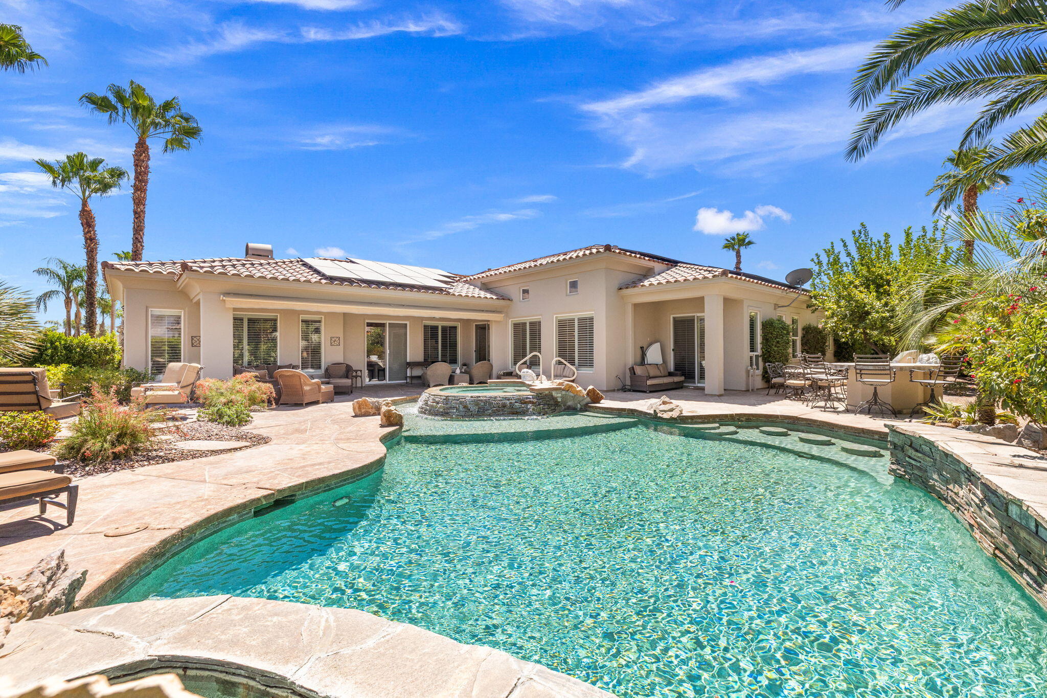 321 Loch Lomond Road Rancho Mirage, CA 92270 - Photo 3 of 66 1-web-or-mls-8M4A9560