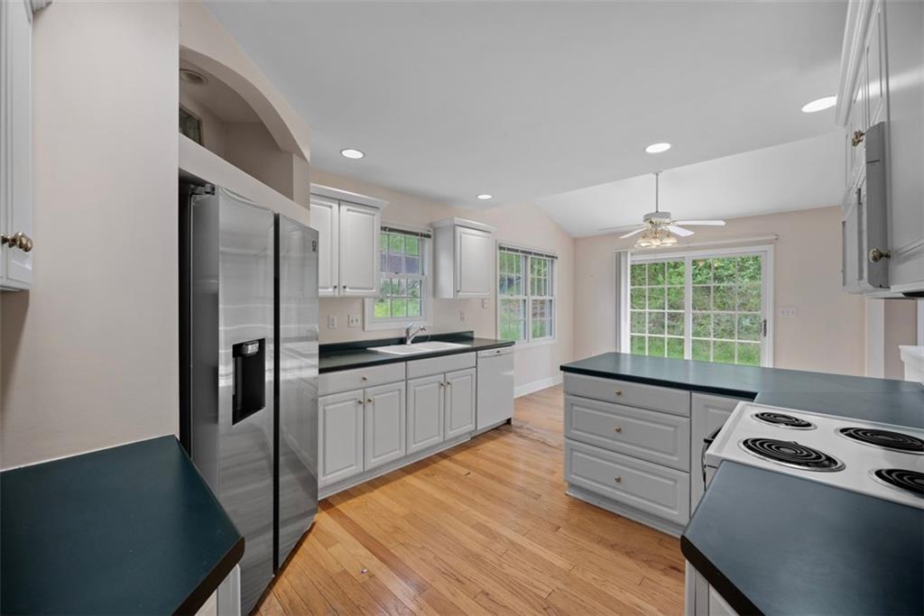 10276 Rinaman Road Wexford, PA 15090 - Photo 9 of 39 Gallery Image 9