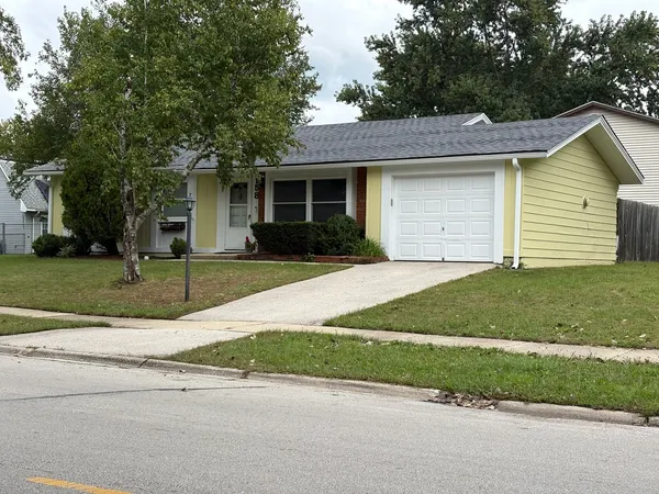 $1,995 | 158 South Orchard Drive, Bolingbrook, IL 60440