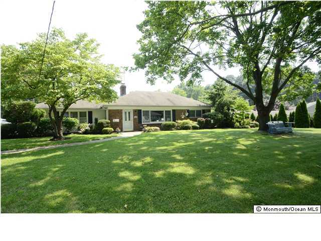 261 Rutledge Drive Middletown, NJ 07701 - Photo 1 of 3 Primary Photo