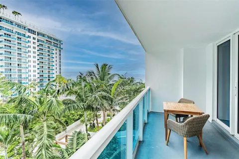$1,690,000 | 2301 Collins Avenue, Unit 719, Miami Beach, FL 33139