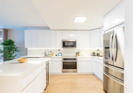 $1,690,000 | 2301 Collins Avenue, Unit 719, Miami Beach, FL 33139