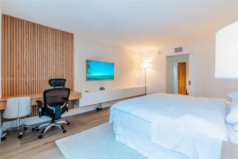 $1,690,000 | 2301 Collins Avenue, Unit 719, Miami Beach, FL 33139