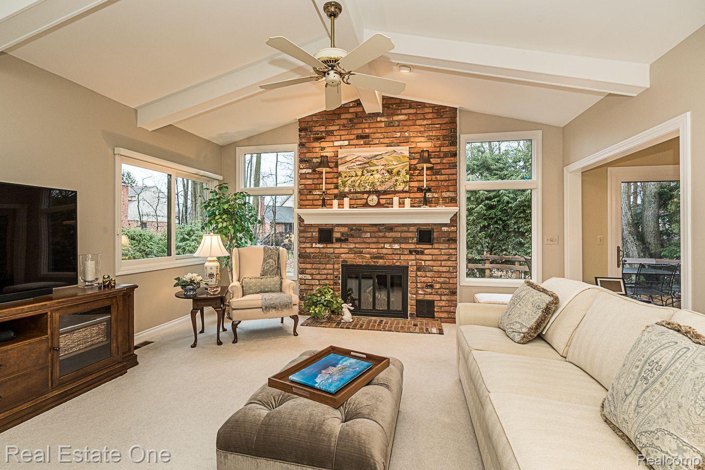 1261 Greenleaf Drive Rochester, MI 48309 - Photo 8 of 41 Gallery Image 8