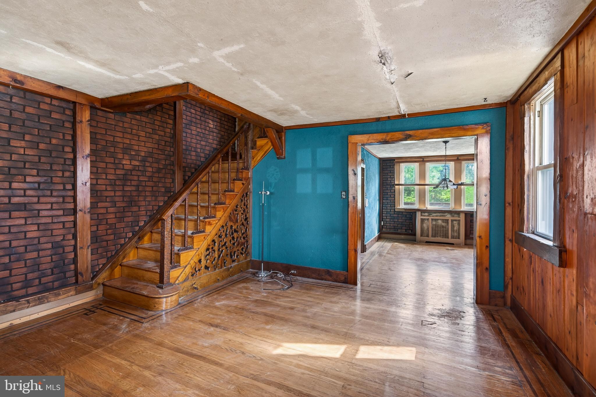 7737 Parkview Road Upper Darby, PA 19082 - Photo 8 of 35