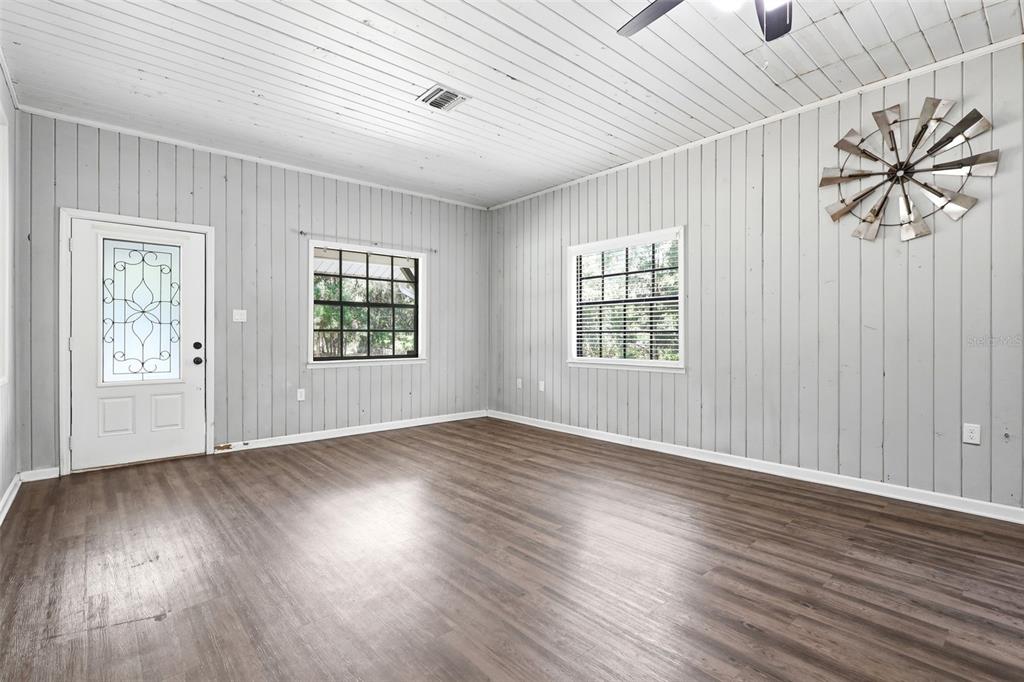 1095 South Ridgewood Avenue DeLand, FL 32720 - Photo 11 of 39