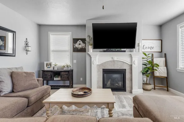 $590,900 | 5483 West Astonte Drive, Meridian, ID 83646