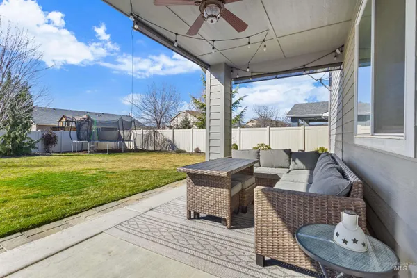 $590,900 | 5483 West Astonte Drive, Meridian, ID 83646