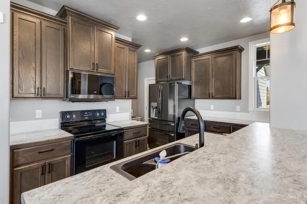 $590,900 | 5483 West Astonte Drive, Meridian, ID 83646