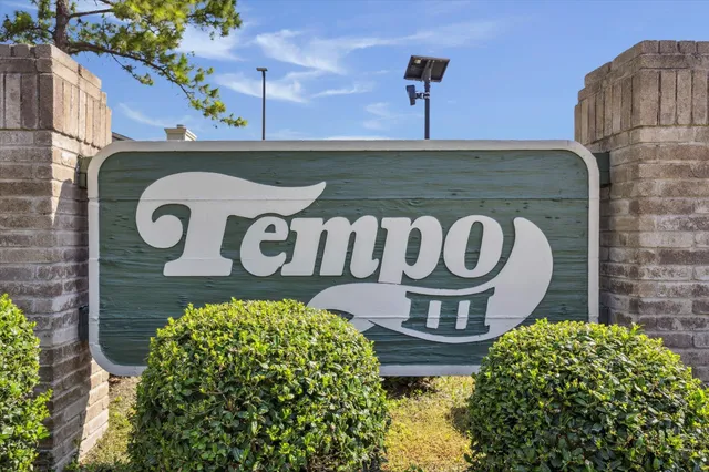 $138,000 | 11957 Bob White Drive, Unit 863, Houston, TX 77035