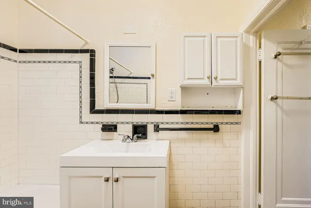 $1,950 | 3220 Sequoia Avenue, Baltimore, MD 21215