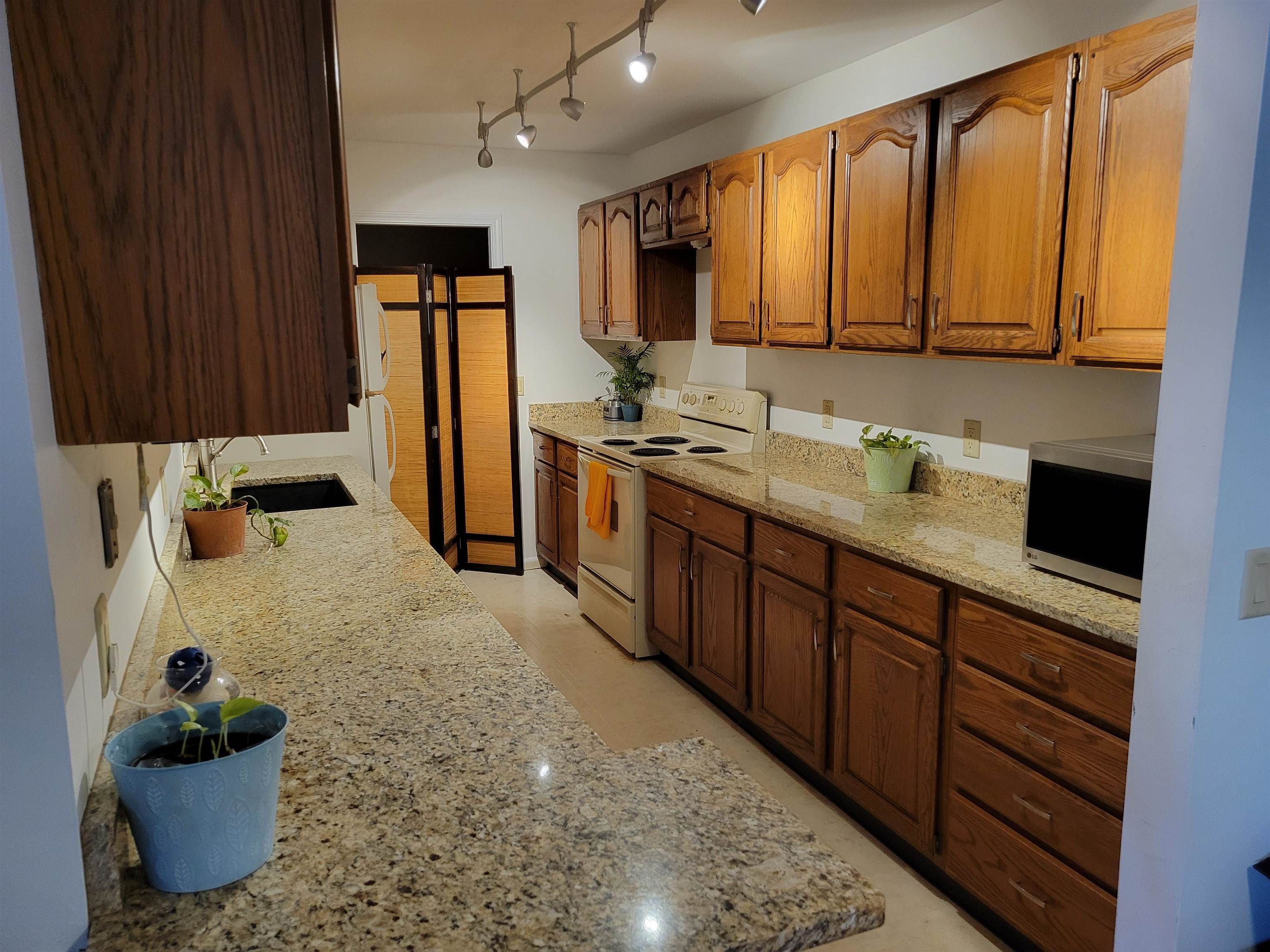 1518 Golf View Road, Unit C Madison, WI 53704 - Photo 16 of 28