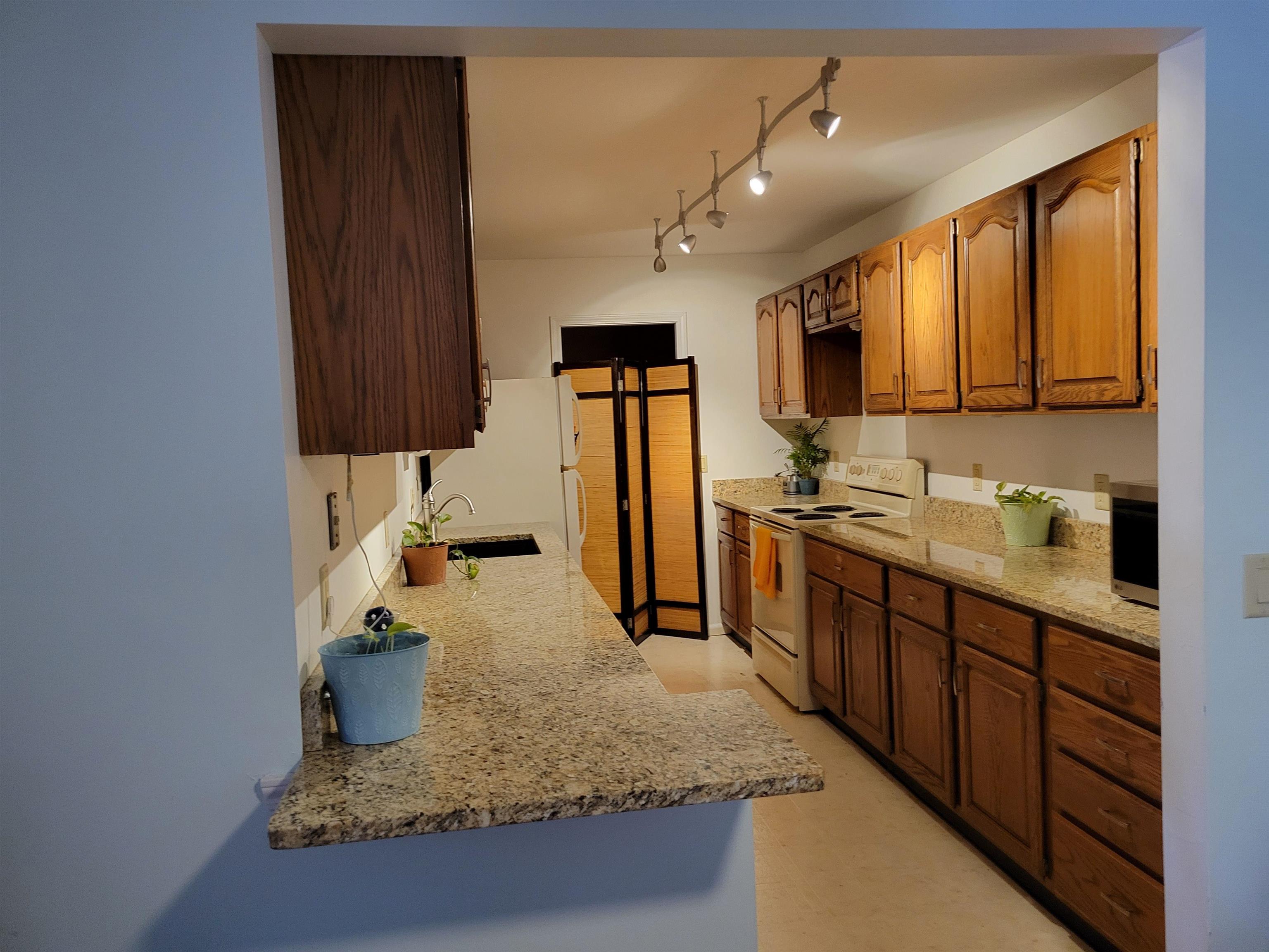 1518 Golf View Road, Unit C Madison, WI 53704 - Photo 17 of 28