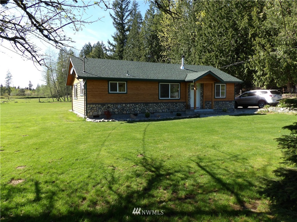 8276 Lusk Road Concrete, WA 98237 - Photo 1 of 25 Gallery Image 1