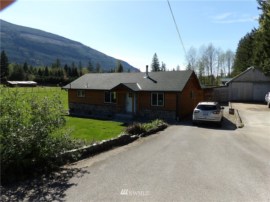 8276 Lusk Road Concrete, WA 98237 - Photo 3 of 25 Gallery Image 3