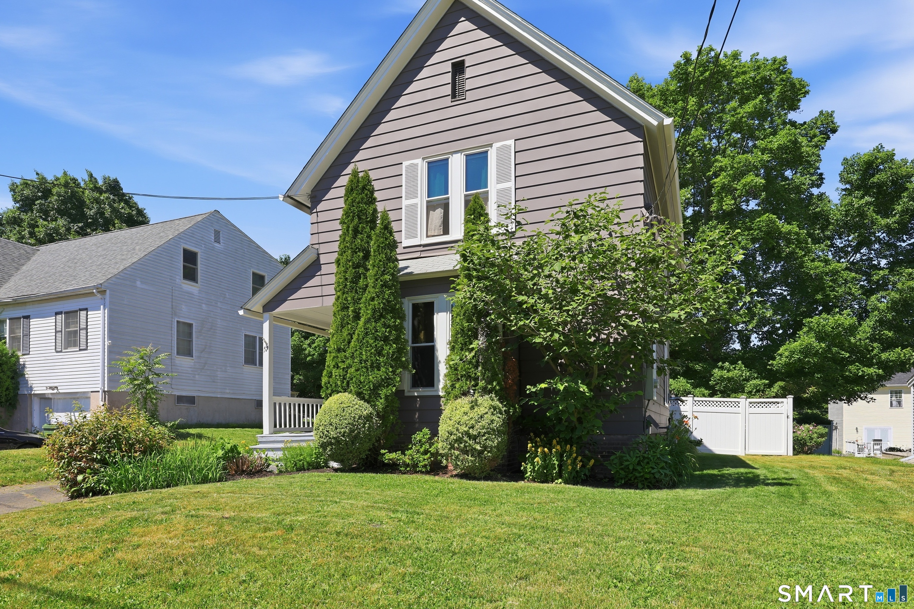 57 Ridge Road Middletown, CT 06457 - Photo 2 of 31