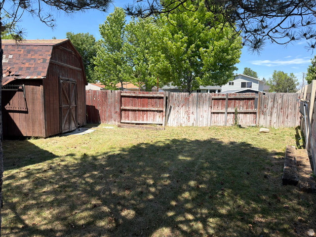 680 Family Circle Sandy, UT 84070 - Photo 33 of 35