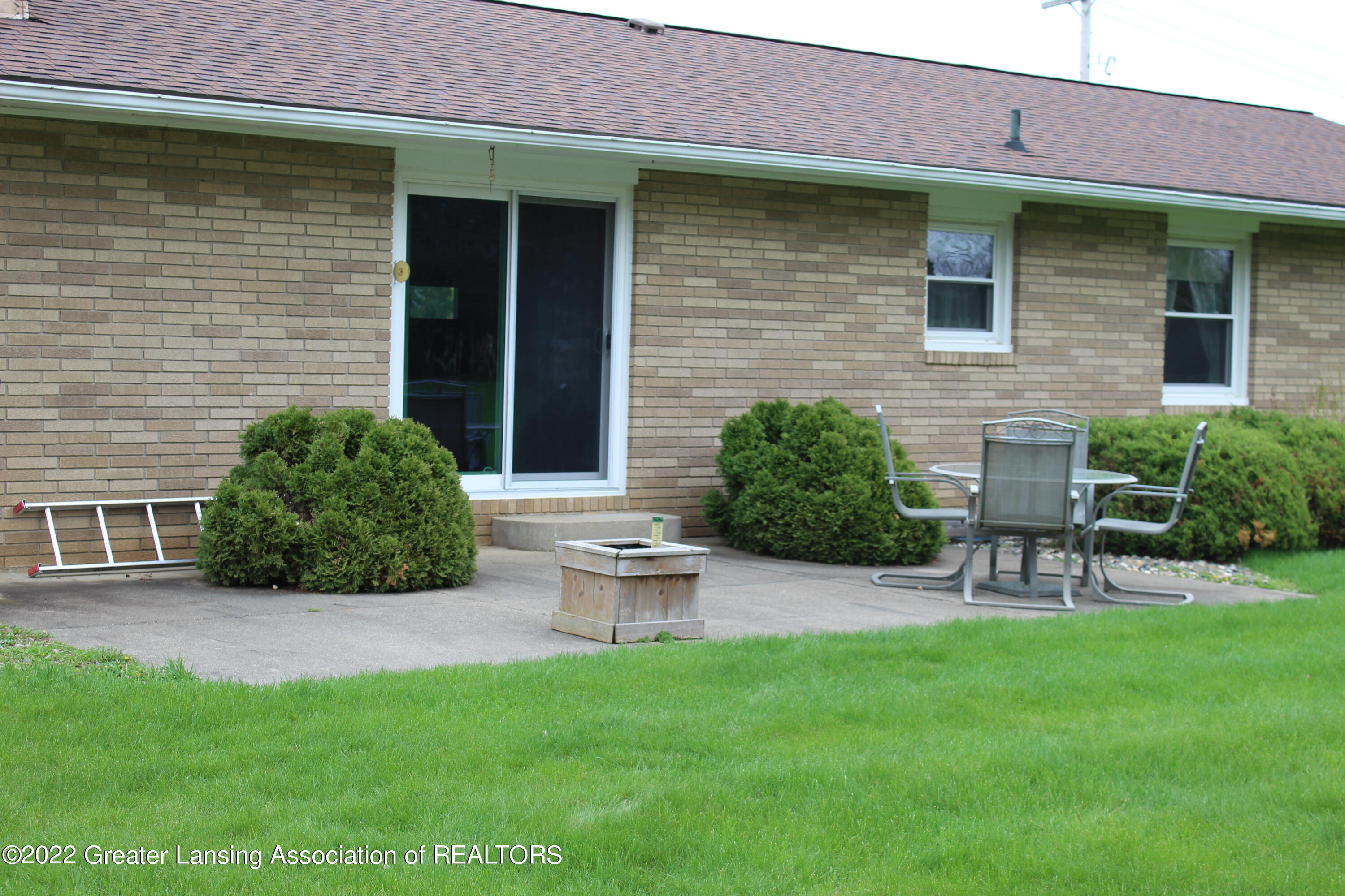 606 South Chester Road Charlotte, MI 48813 - Photo 2 of 36 IMG_3003