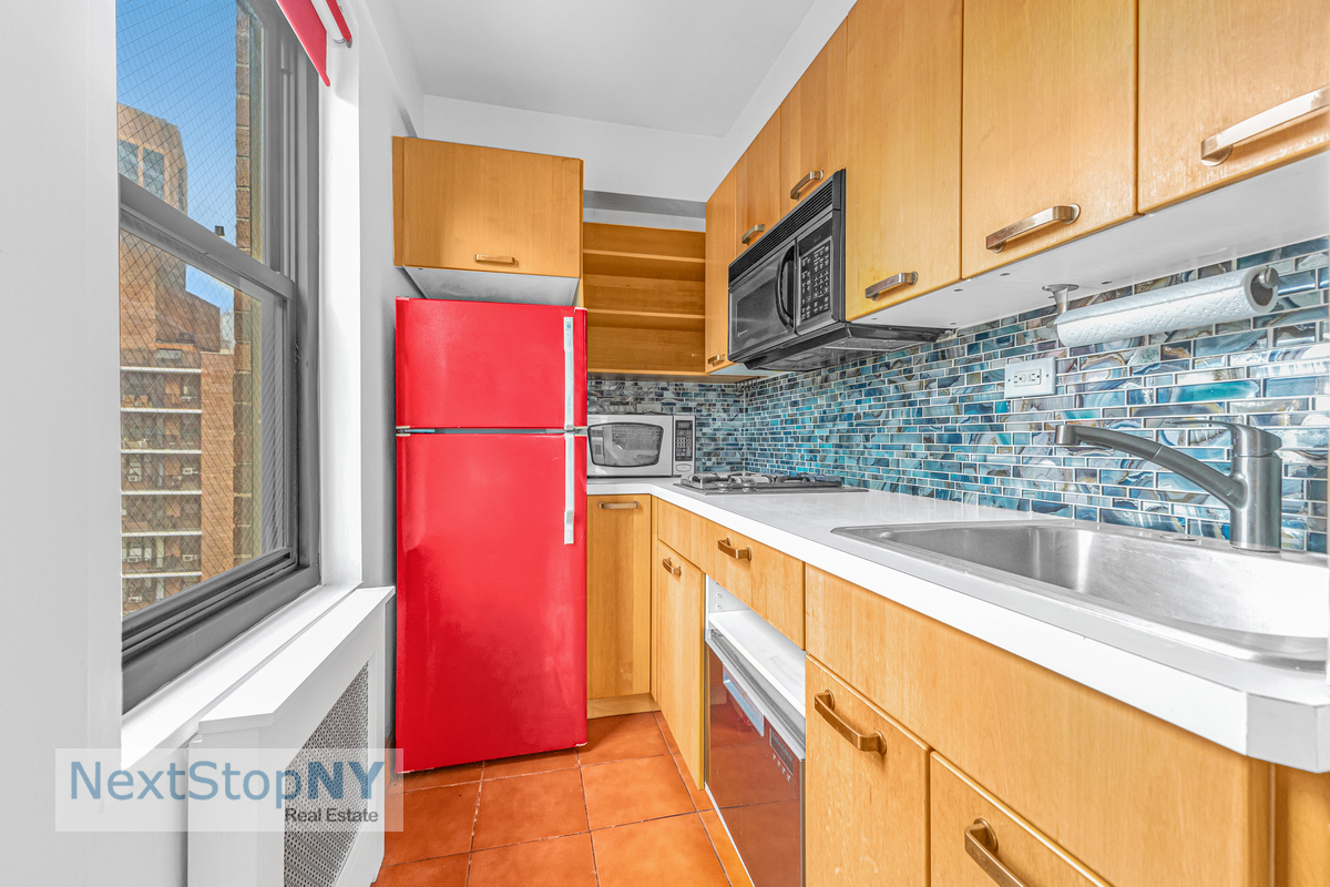 200 East 36th Street, Unit 13A Manhattan, NY 10016 - Photo 4 of 7