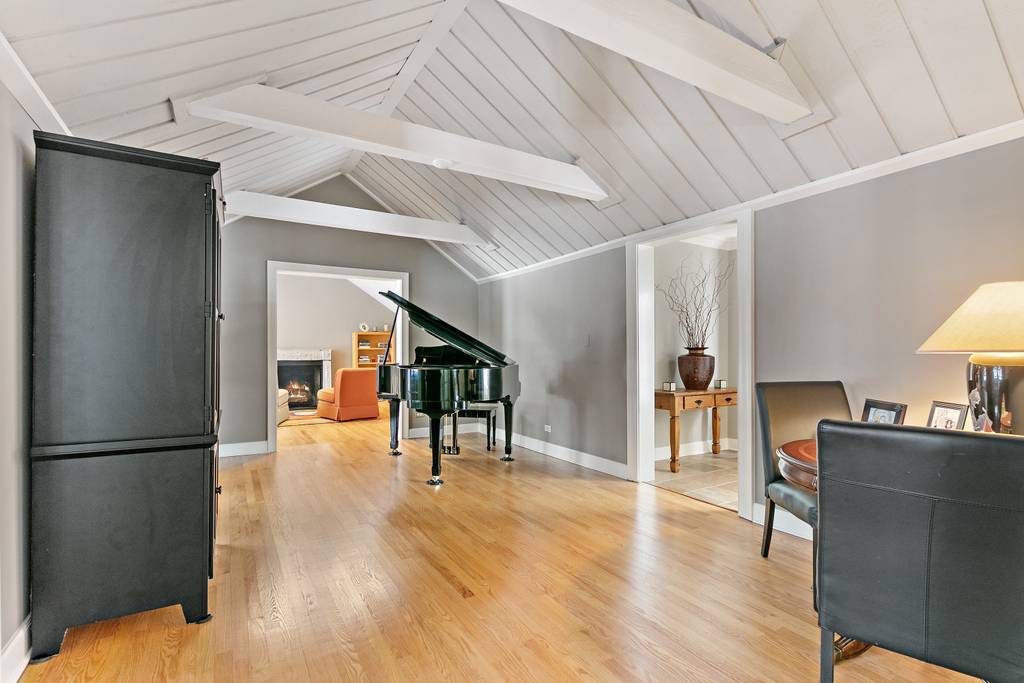 102 Brinker Road Barrington Hills, IL 60010 - Photo 13 of 38