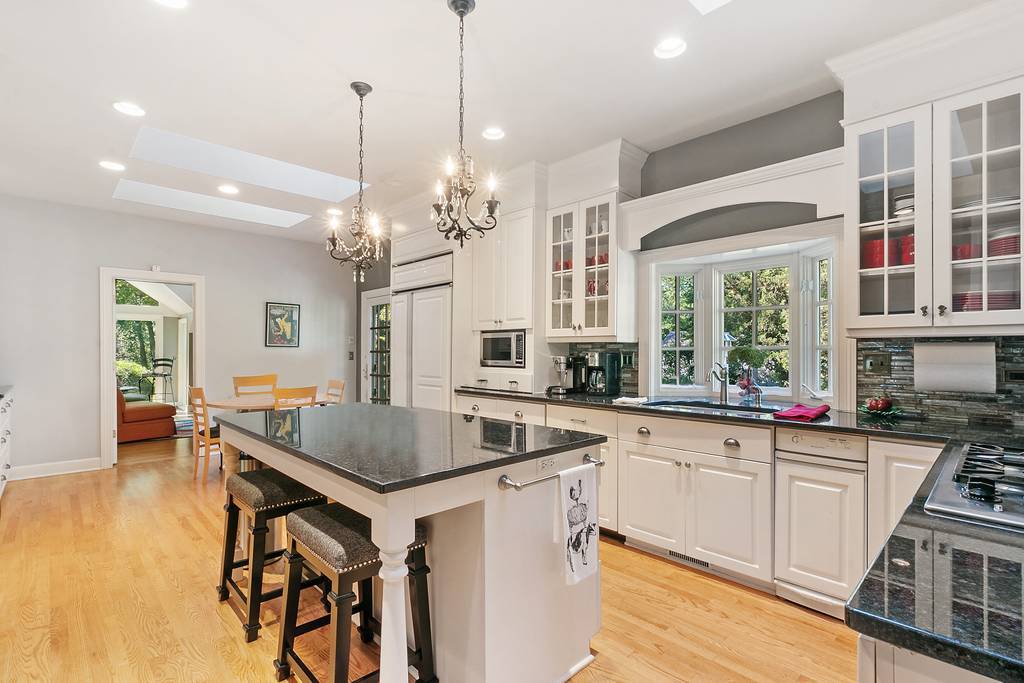 102 Brinker Road Barrington Hills, IL 60010 - Photo 3 of 38