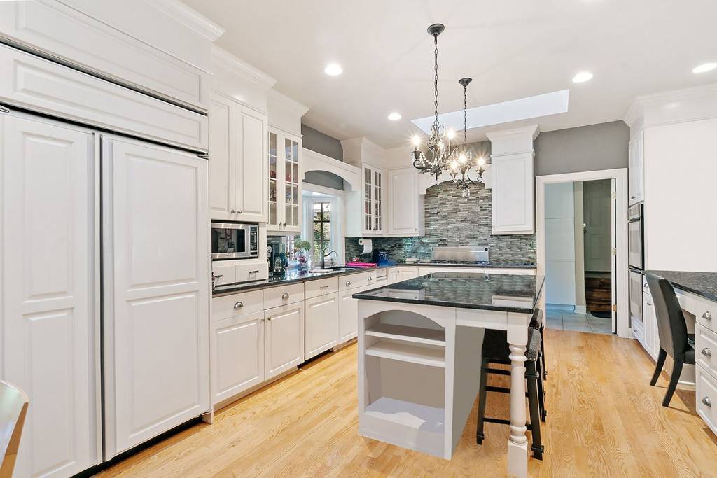 102 Brinker Road Barrington Hills, IL 60010 - Photo 4 of 38