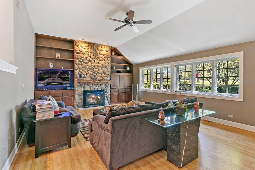 102 Brinker Road Barrington Hills, IL 60010 - Photo 8 of 38