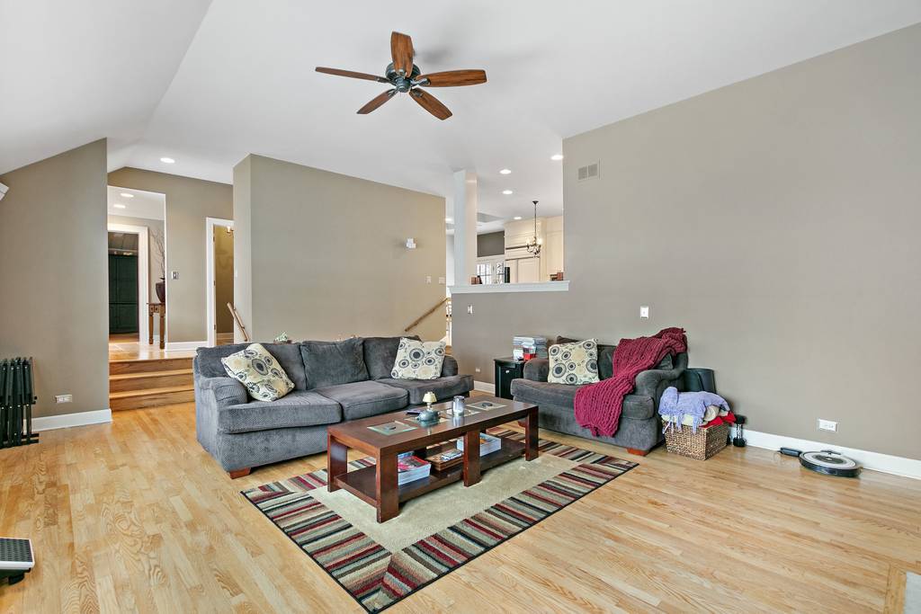 102 Brinker Road Barrington Hills, IL 60010 - Photo 9 of 38