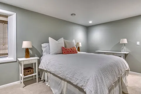 92 Pleasant Lane, Southampton, NY 11968