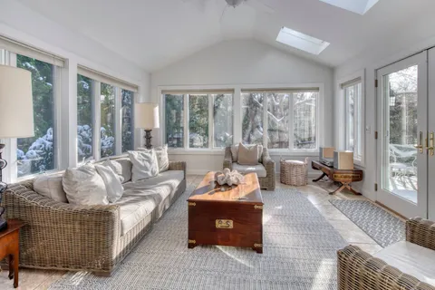 92 Pleasant Lane, Southampton, NY 11968