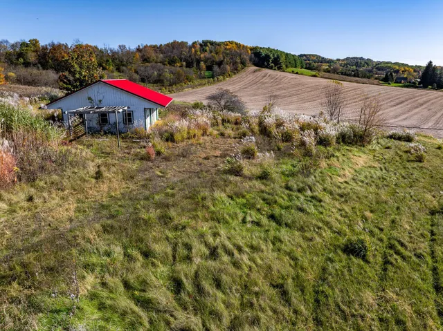 $750,000 | N16450 Hilltop Lane, Galesville, WI 54630