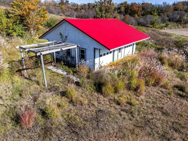 $750,000 | N16450 Hilltop Lane, Galesville, WI 54630