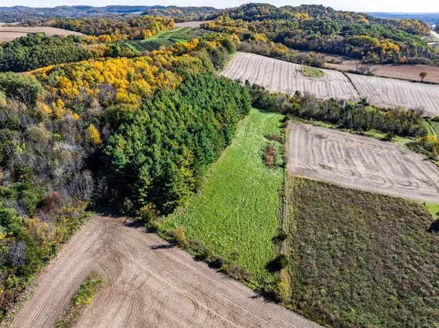 $750,000 | N16450 Hilltop Lane, Galesville, WI 54630