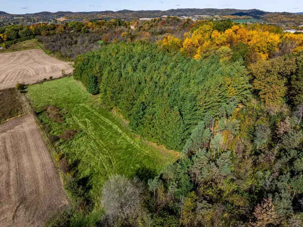 $750,000 | N16450 Hilltop Lane, Galesville, WI 54630