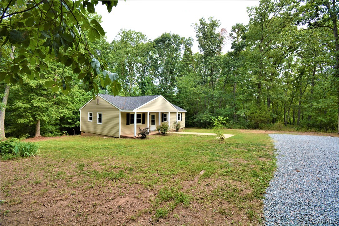 2211 Mountain View Road Powhatan, VA 23139 - Photo 18 of 19 Gallery Image 18