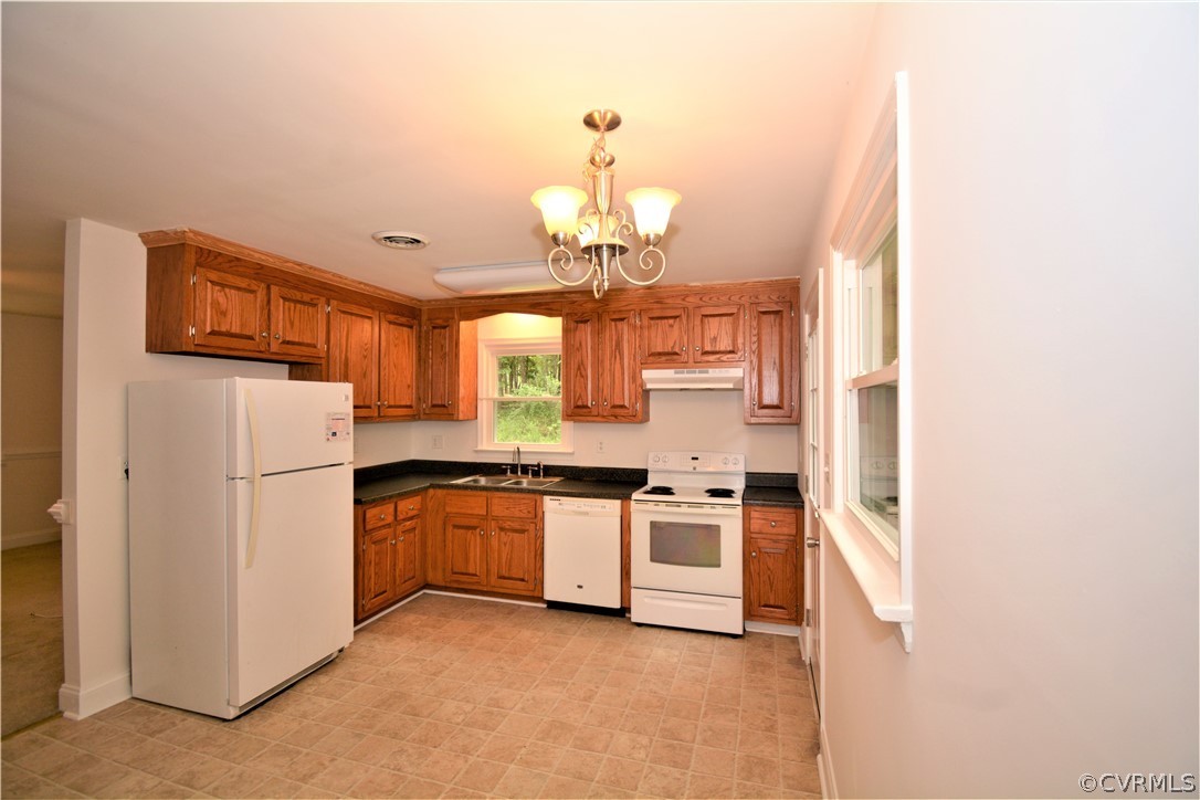 2211 Mountain View Road Powhatan, VA 23139 - Photo 4 of 19 Gallery Image 4