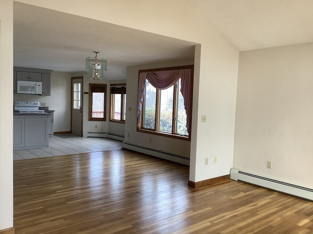 17 G French Road Charlton, MA 01507 - Photo 4 of 24