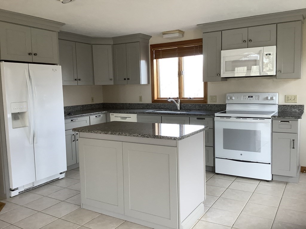 17 G French Road Charlton, MA 01507 - Photo 8 of 24