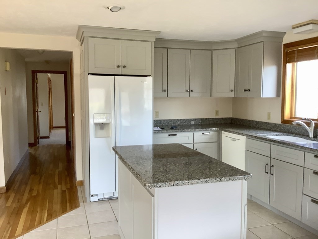 17 G French Road Charlton, MA 01507 - Photo 9 of 24