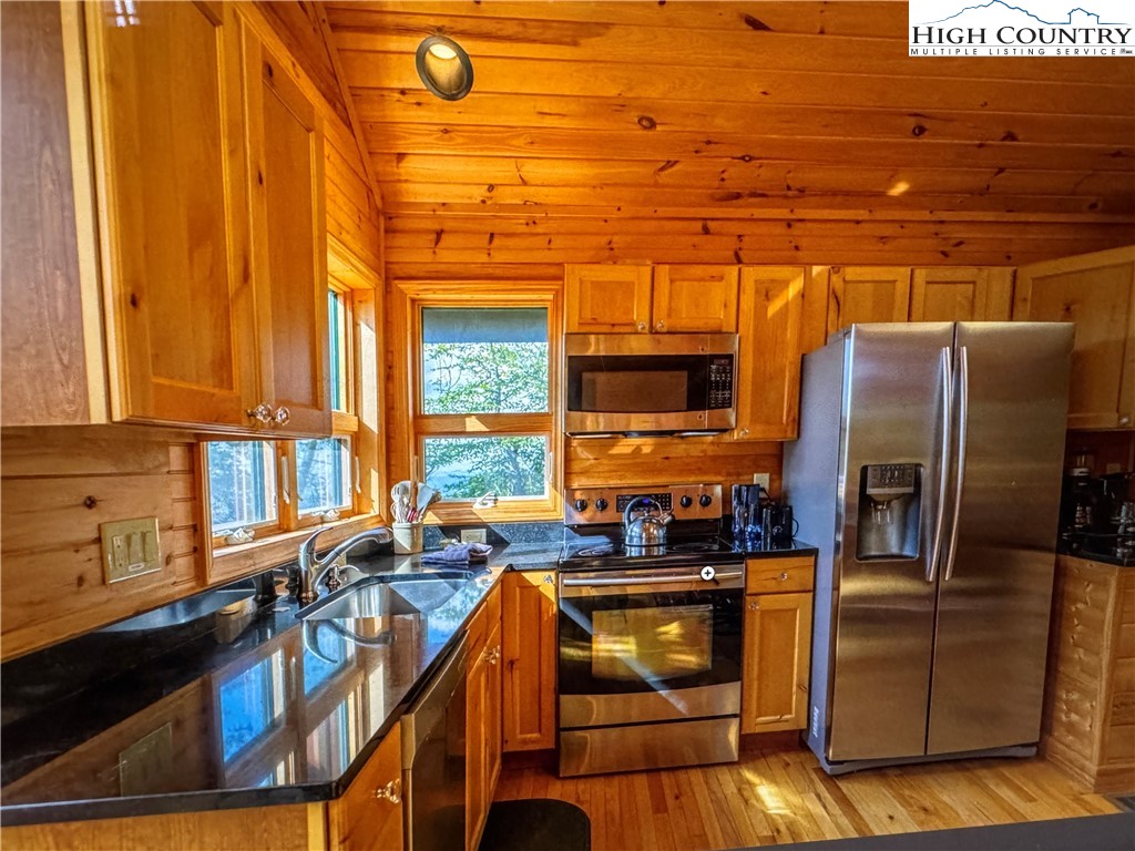 200 Summit Lodge Road Beech Mountain, NC 28604 - Photo 18 of 25