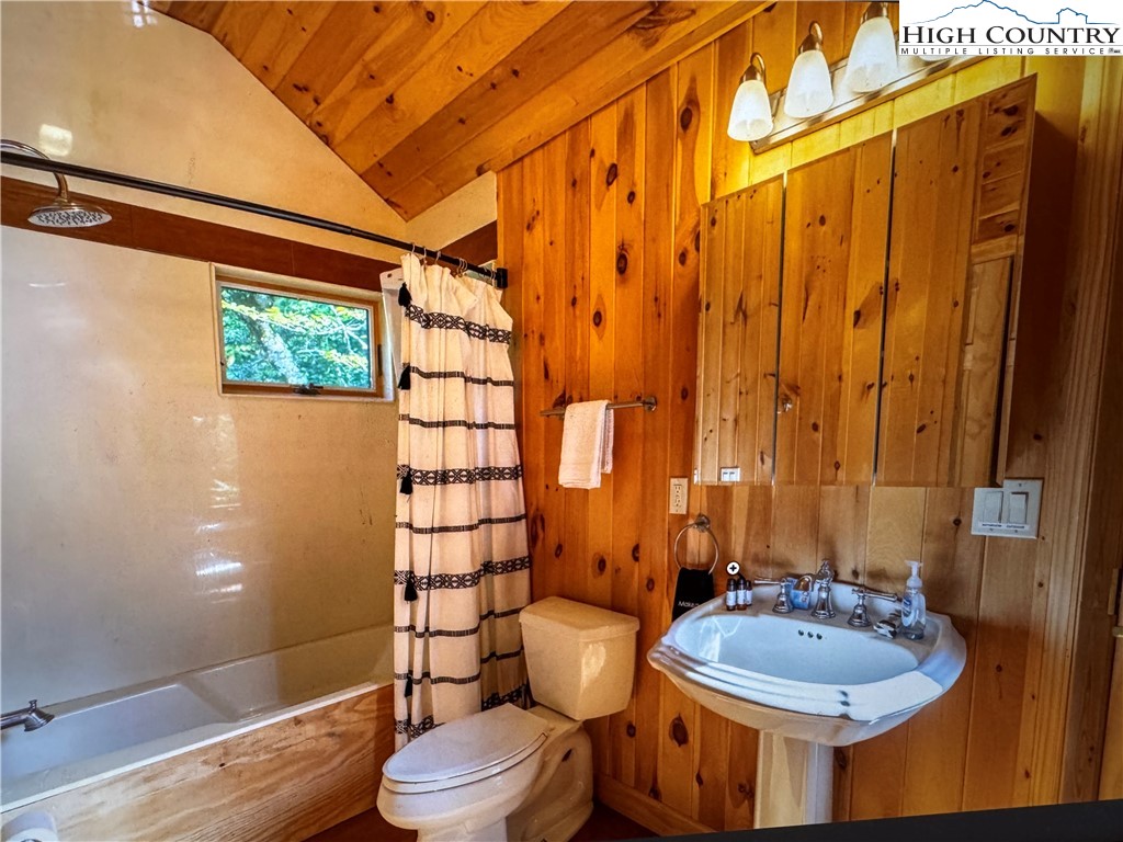 200 Summit Lodge Road Beech Mountain, NC 28604 - Photo 21 of 25