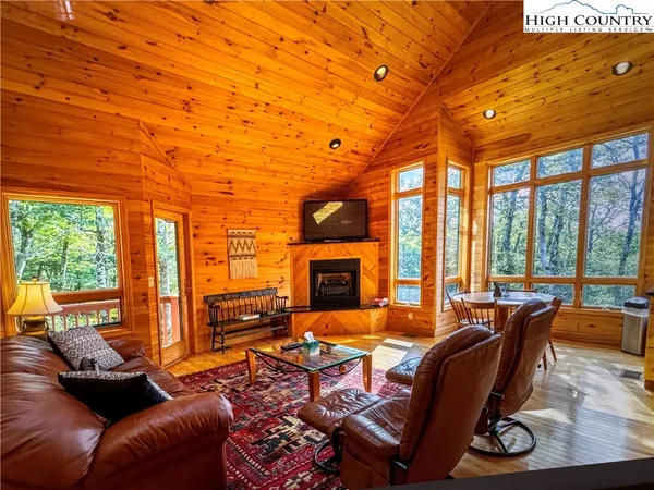 $1,850,000 | 200 Summit Lodge Road, Beech Mountain, NC 28604