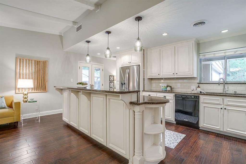 4316 West Clayton Road Fort Worth, TX 76116 - Photo 7 of 37 Kitchen with breakfast bar & custom cabinets