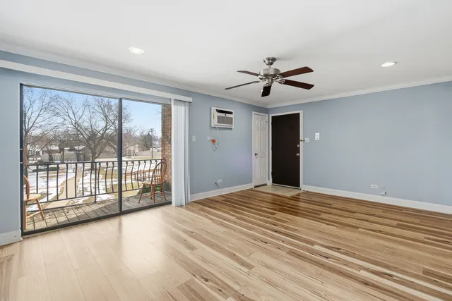 $159,900 | 7306 Blackstone Avenue, Unit 2, Justice, IL 60458