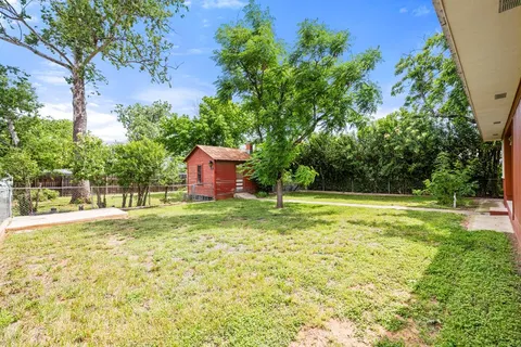 $328,000 | 304 West Live Oak Street, Fredericksburg, TX 78624