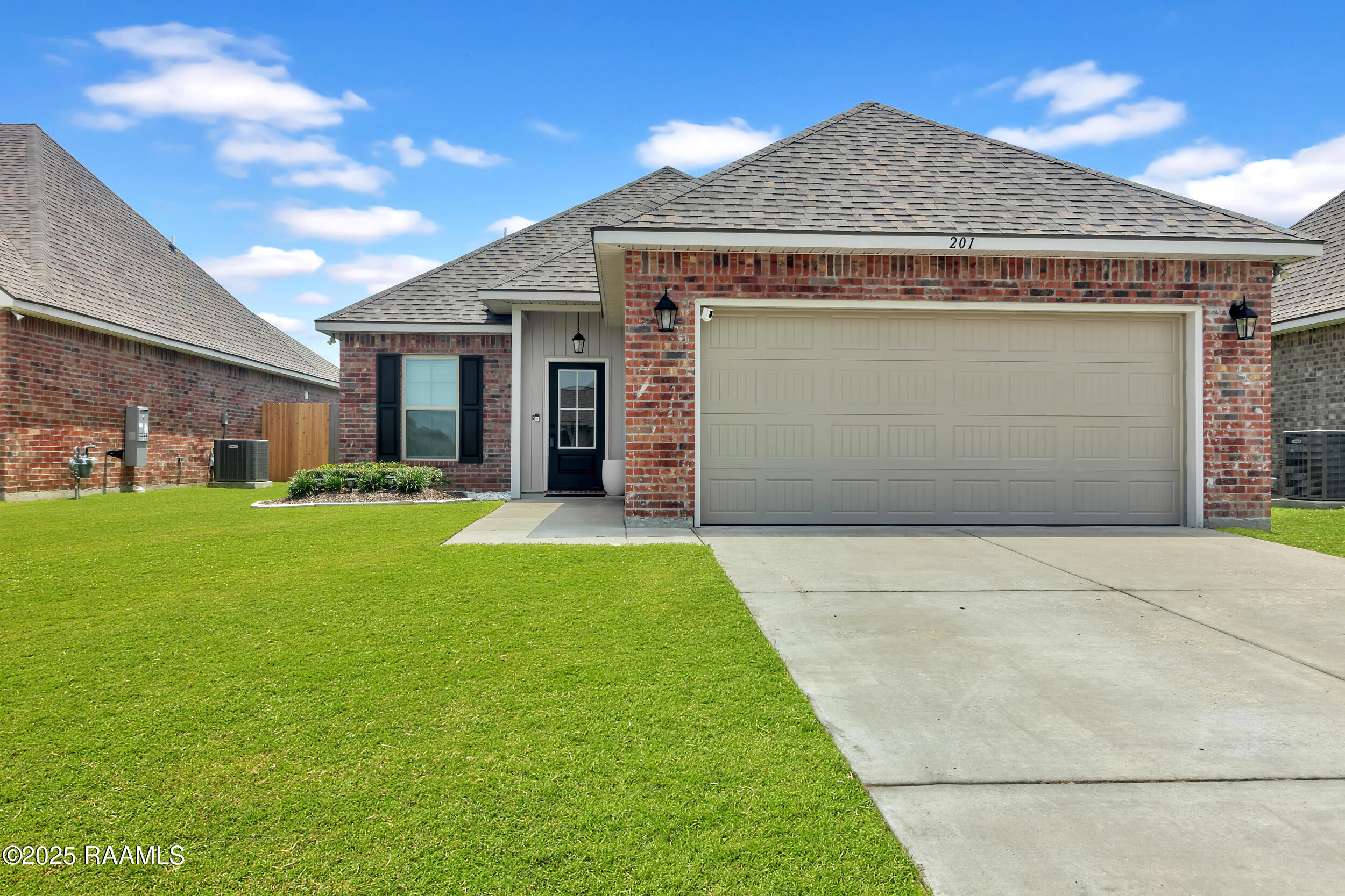 201 Resthaven Way Lafayette, LA 70506 - Photo 1 of 18 1_img_8065