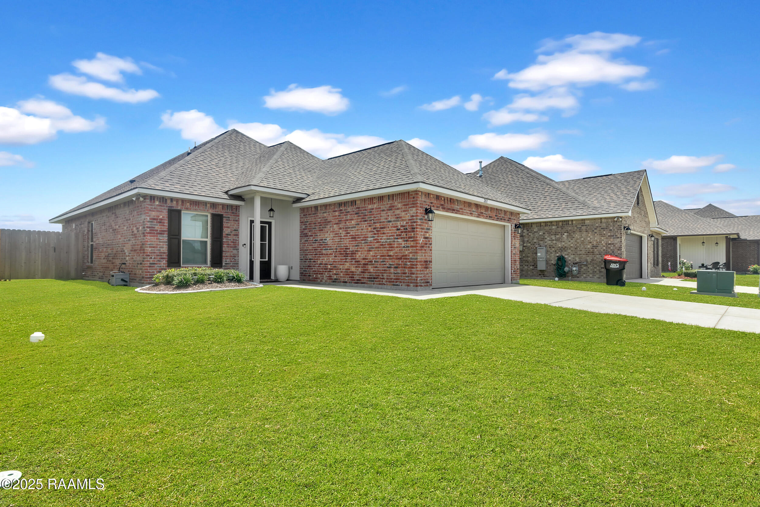 201 Resthaven Way Lafayette, LA 70506 - Photo 2 of 18 2_img_8068