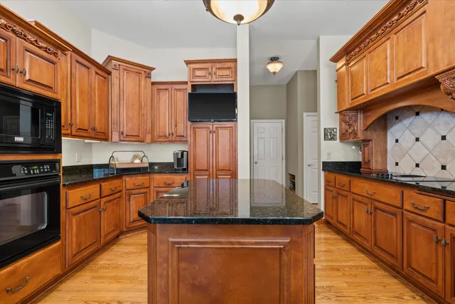 $899,000 | W261N2830 Woodburne Court, Pewaukee, WI 53072